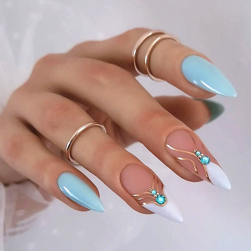 Kunstnagelset mit einzigartigen Mustern Brehn