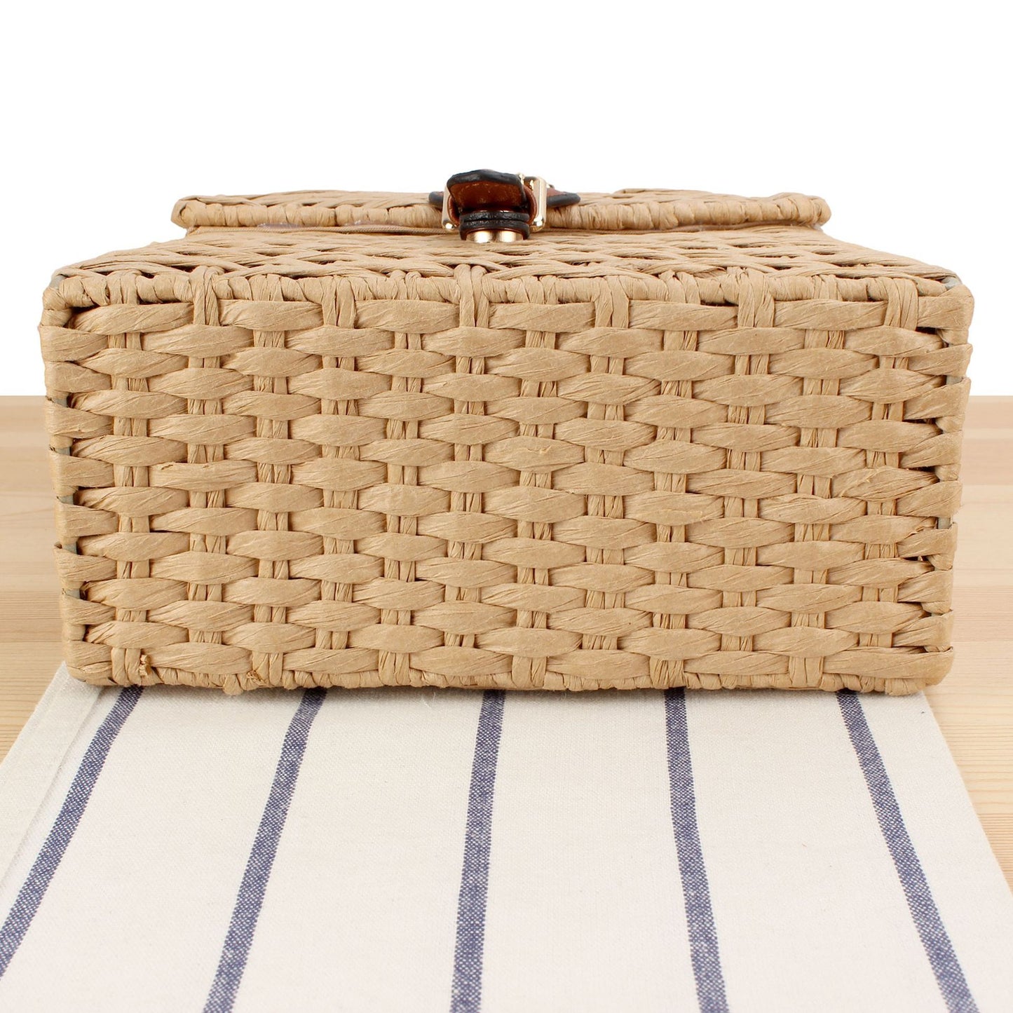 Handtasche Aus Handgewebtem Naturmaterial mit Stilvollem Lederverschluss Brehn