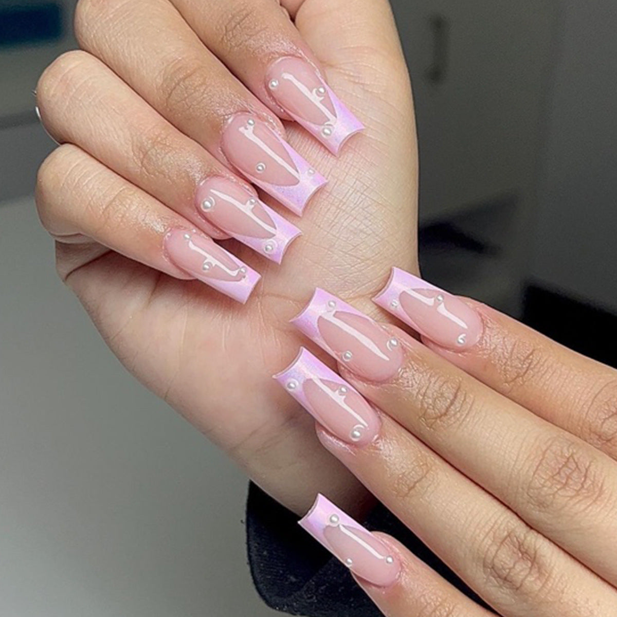 Elegante 3D Perlenakzent-Nagelkunstverlängerungen Brehn
