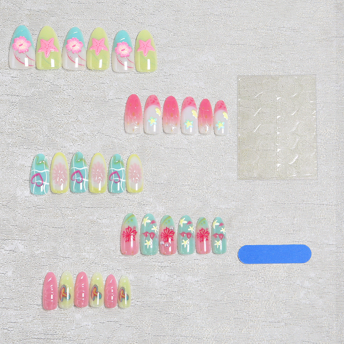 Kunstvolle 3D Nagelspitzen mit maritimem Motiv Brehn