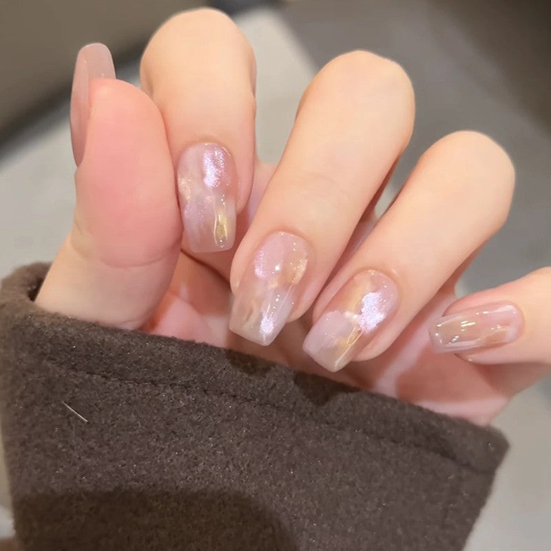 Elegante Kunstnägel Im Modernen Ombre-Stil Brehn