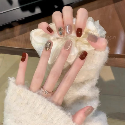 Glamorous Press-On Nail Set Brehn