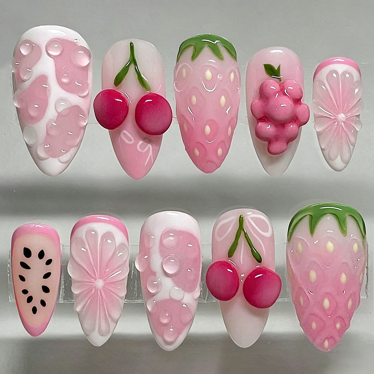 Dekorative Nagelkunst