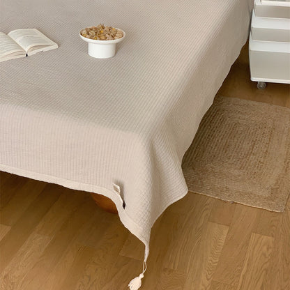 Leichte Steppdecke mit Quasten und Baumwoll-Quiltstruktur