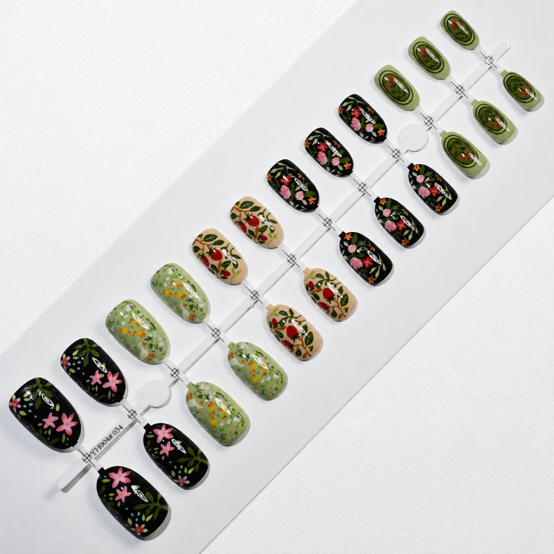 Kunstnägel mit floralem Design Brehn