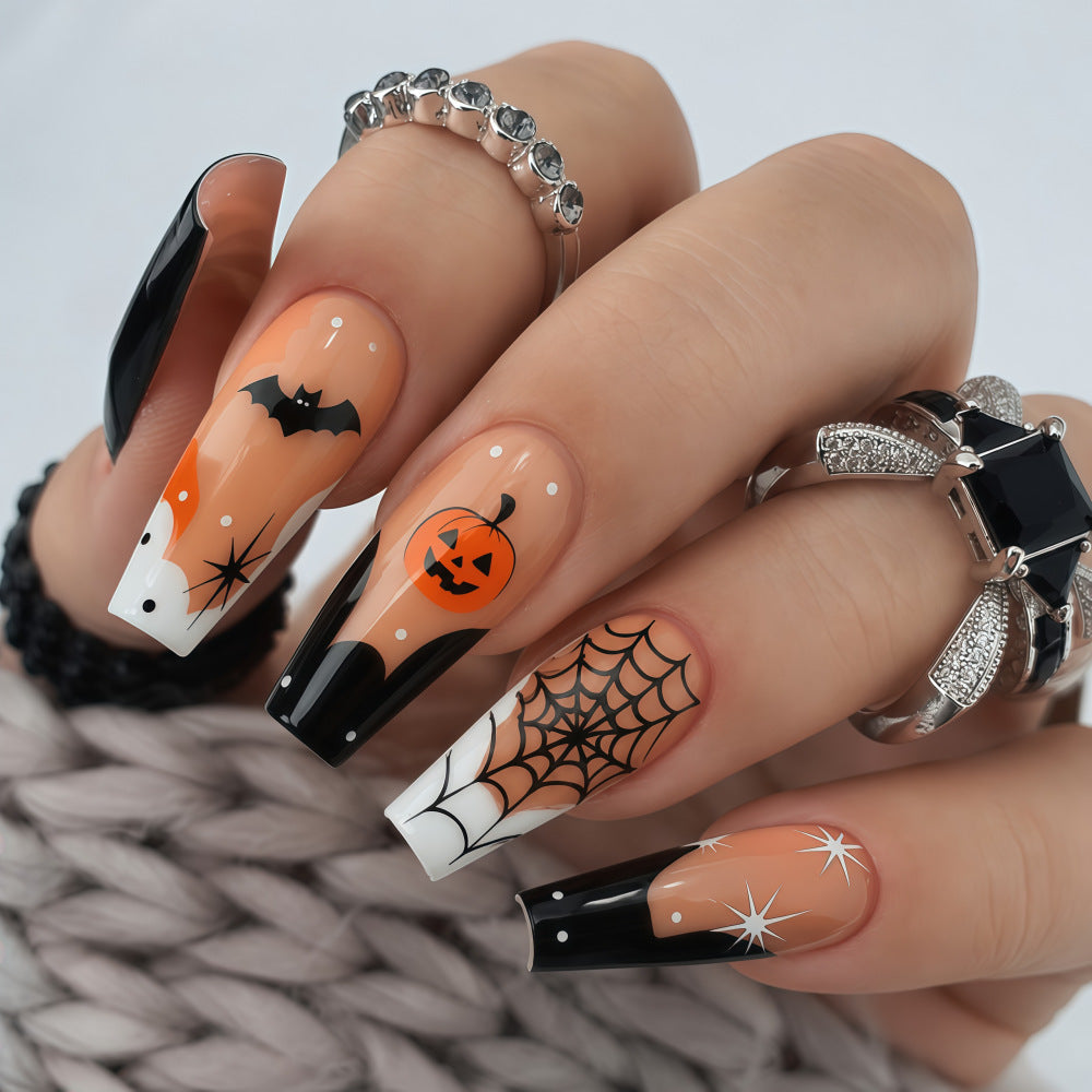 Kreatives Halloween-Nageldesign Brehn