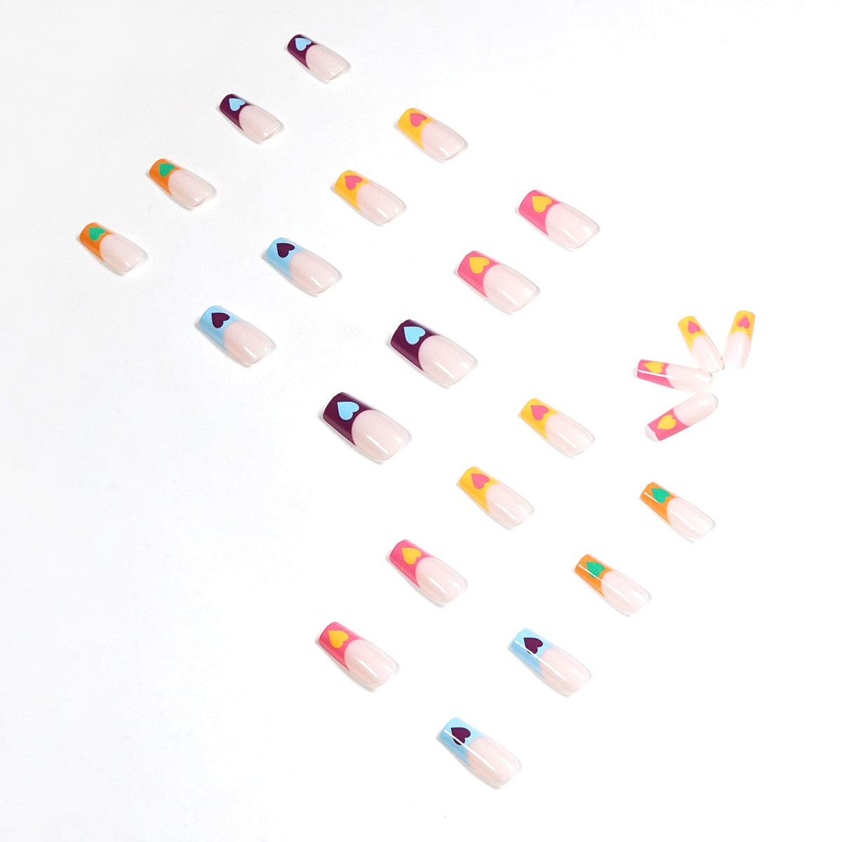 Kunstvolle Nagelkunst mit bunten Herzmotiven Brehn