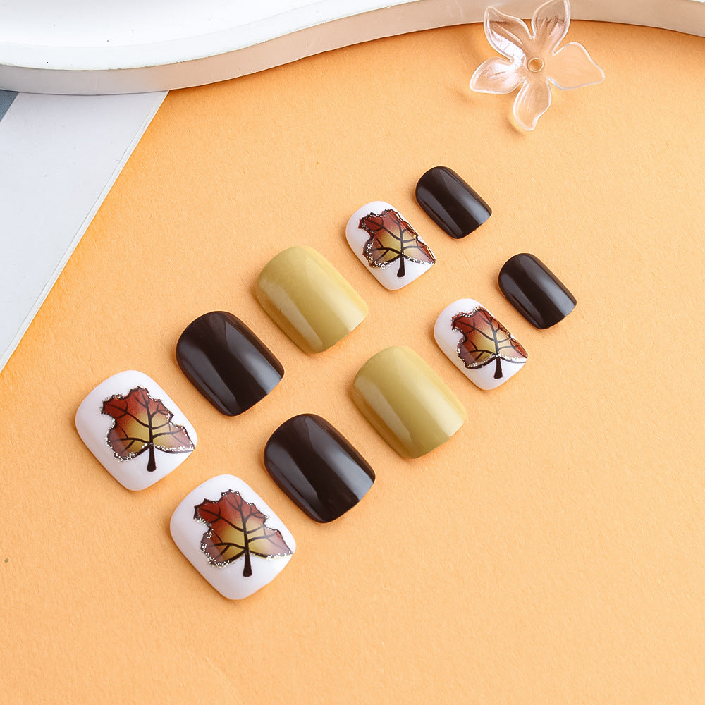 Saisonale Blatt-Themen Nagelkunst Brehn