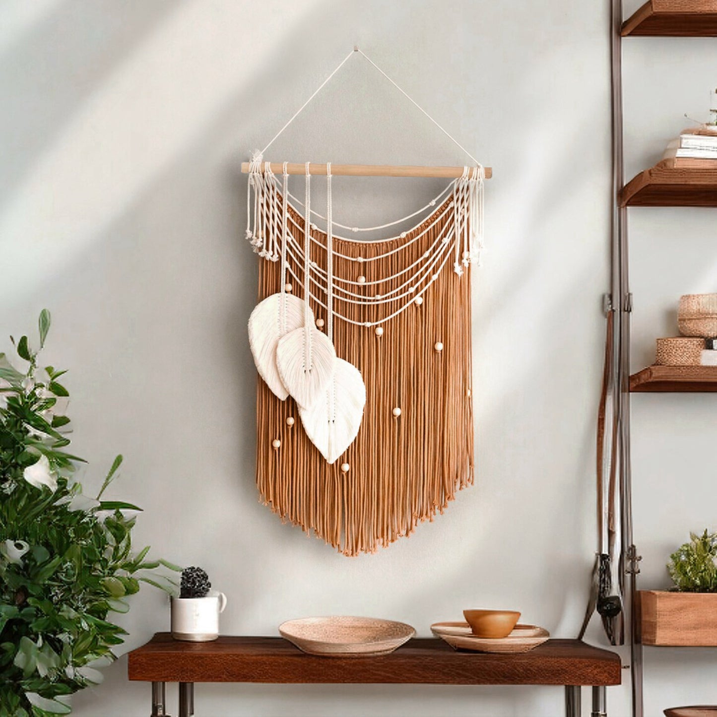 Künstlerischer Wandbe hang aus Makramee mit Herzen