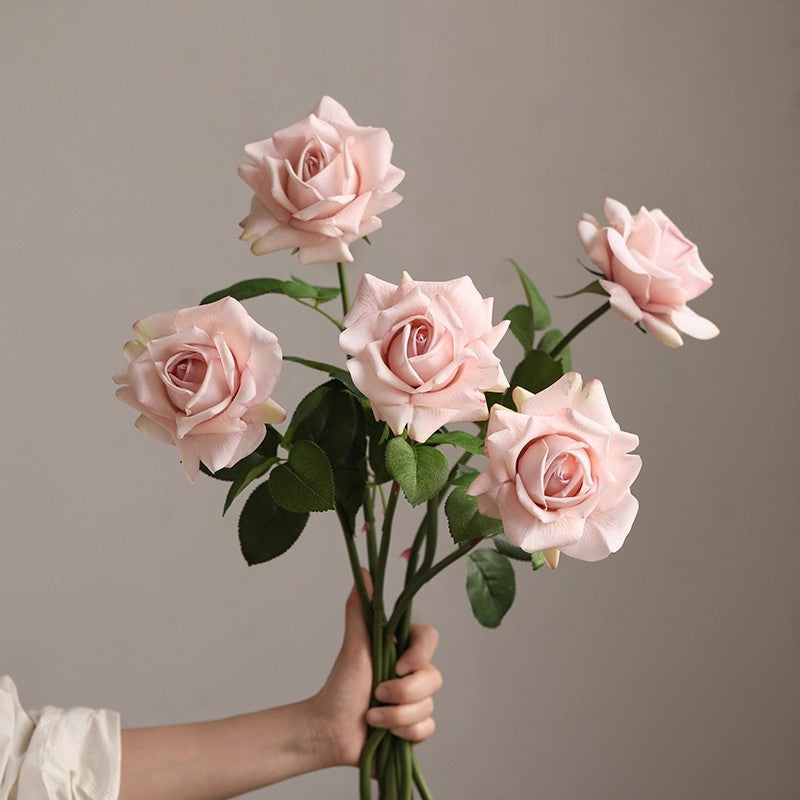 Lebensnahe Gartenrose Stiel