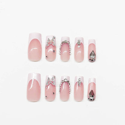 Kunstnagelset mit eleganten Strass- und Glitzerverzierungen Brehn
