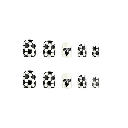 Kreatives Nageldesign mit Fußball-Motiv Brehn