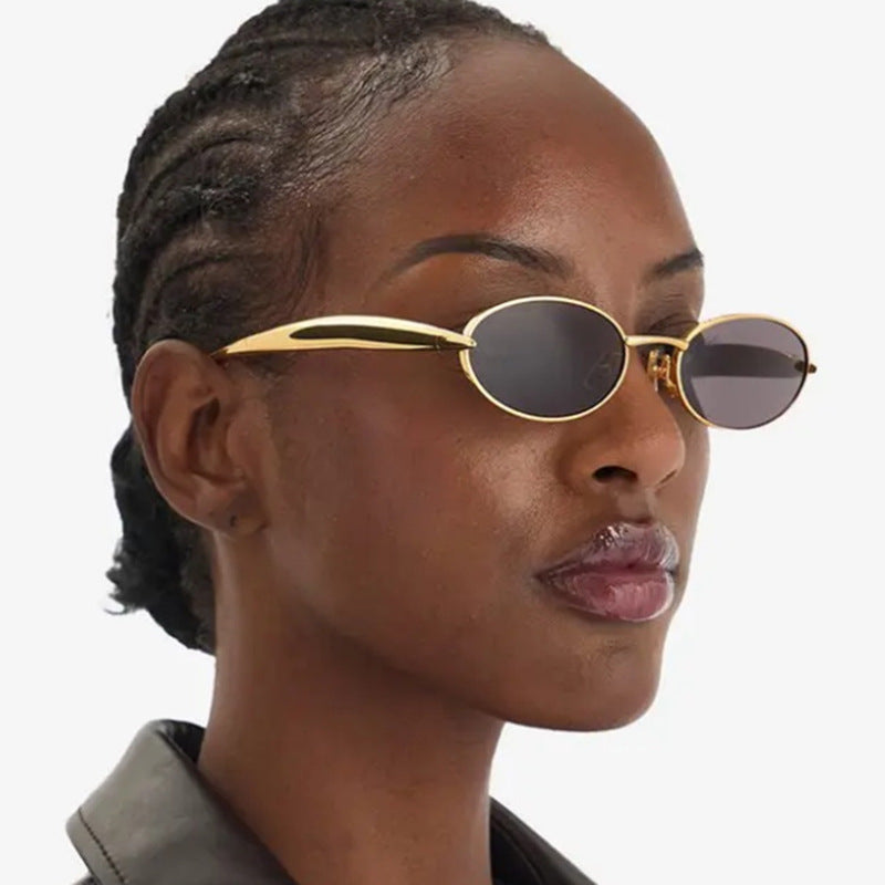 Damen modische Sonnenbrille mit ovalem Rahmen und funkelnden Details Brehn