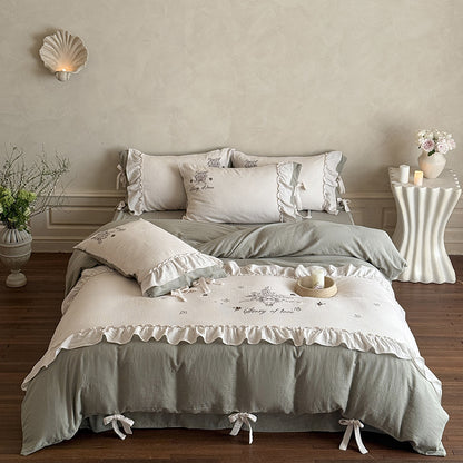 Bettwäsche-Set aus Baumwoll-Leinen-Mix mit zarter Blumenstickerei, Rüschenbordüre und Wendefunktion Brehn