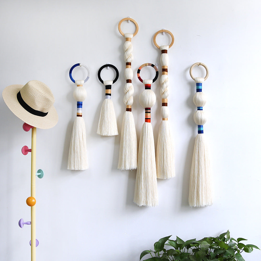 Wanddekoration mit elegantem Quastendesign