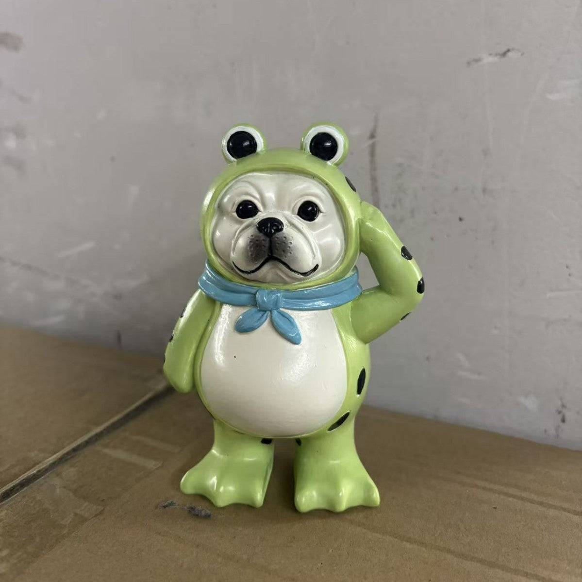 Dekorative Hundefigur mit Froschmotiv Brehn