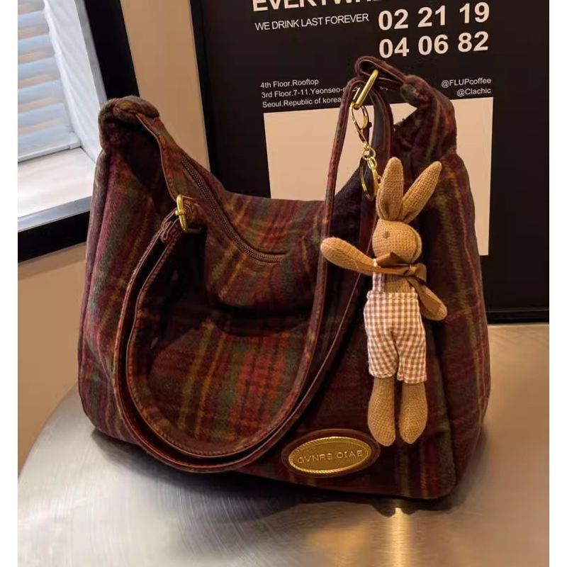Gemütliche Karierte Schultertasche Brehn