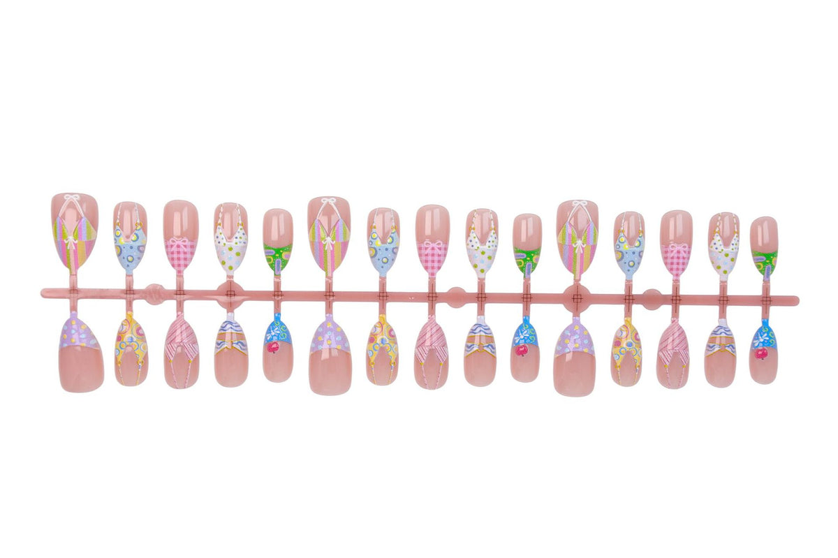 Kunstnagelset mit sommerlichen Bikini-Motiven Brehn