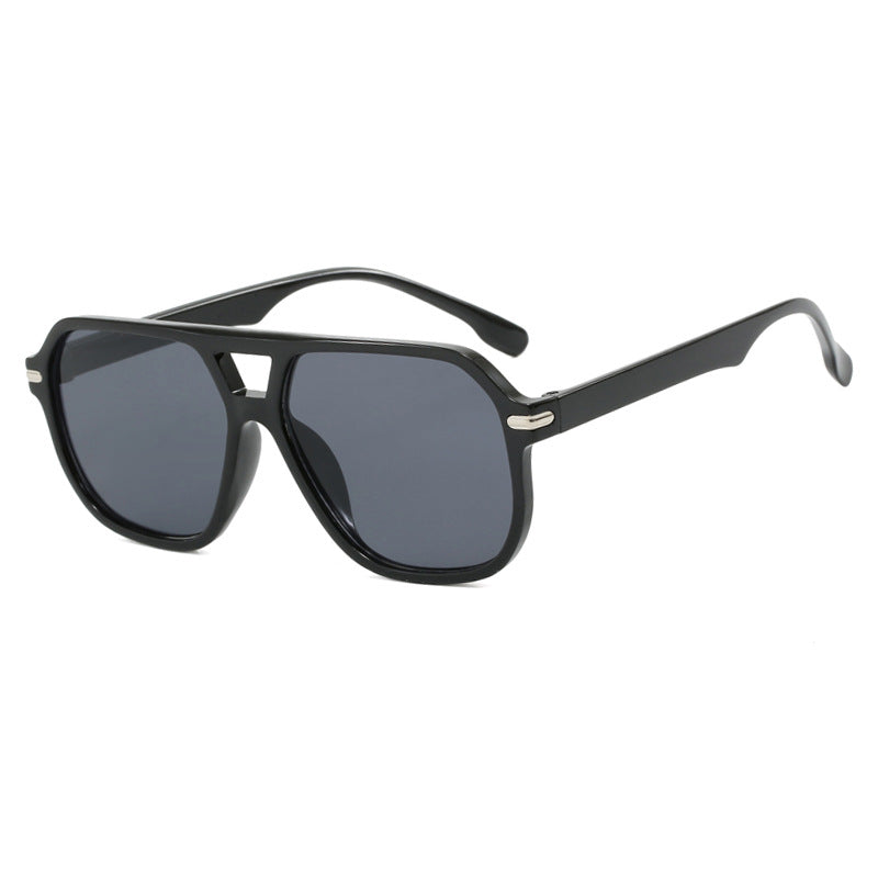 Damen modische Sonnenbrille mit schützendem UV-Filter und stylishen Gläsern Brehn
