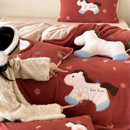 Kuschelige Fleece-Bettwäsche-Garnitur mit Pferde-Applikation und Wendefunktion