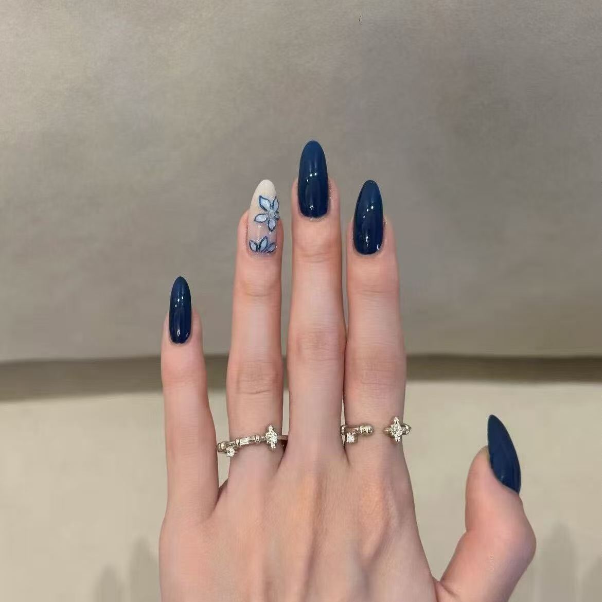 Künstlerisches Stiletto-Nagelset Brehn