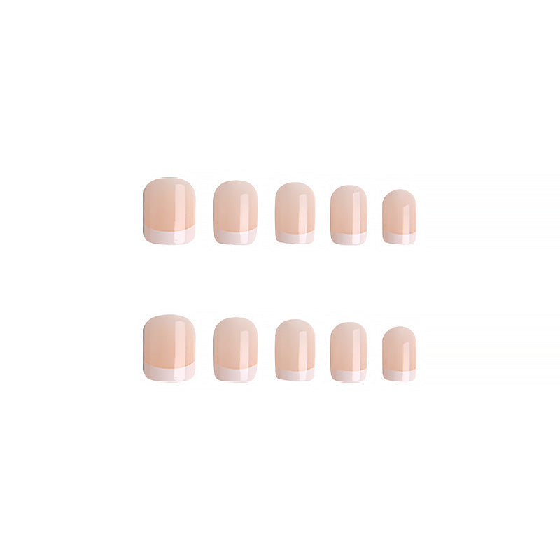 Kunstnagelset mit eleganten French-Spitzen und natürlichem Glanz Brehn