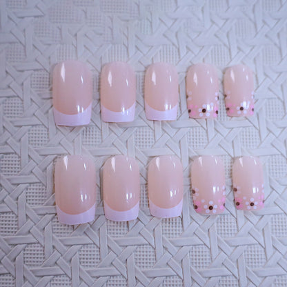 Elegante Nagelkunstverzierungen Brehn 1789915990