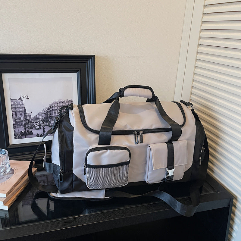 Sportliche Multifunktions-Reisetasche mit Außentasche Brehn