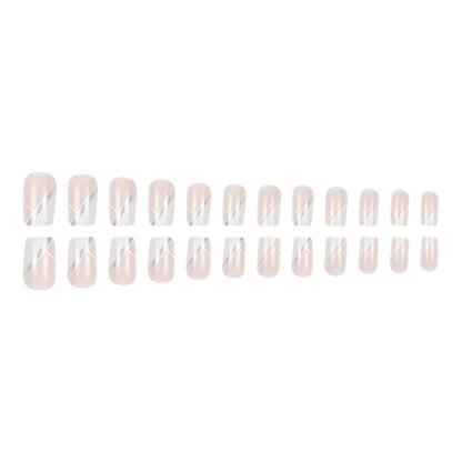 Elegante French Tip Aufklebenägel mit funkelnden Akzenten Brehn