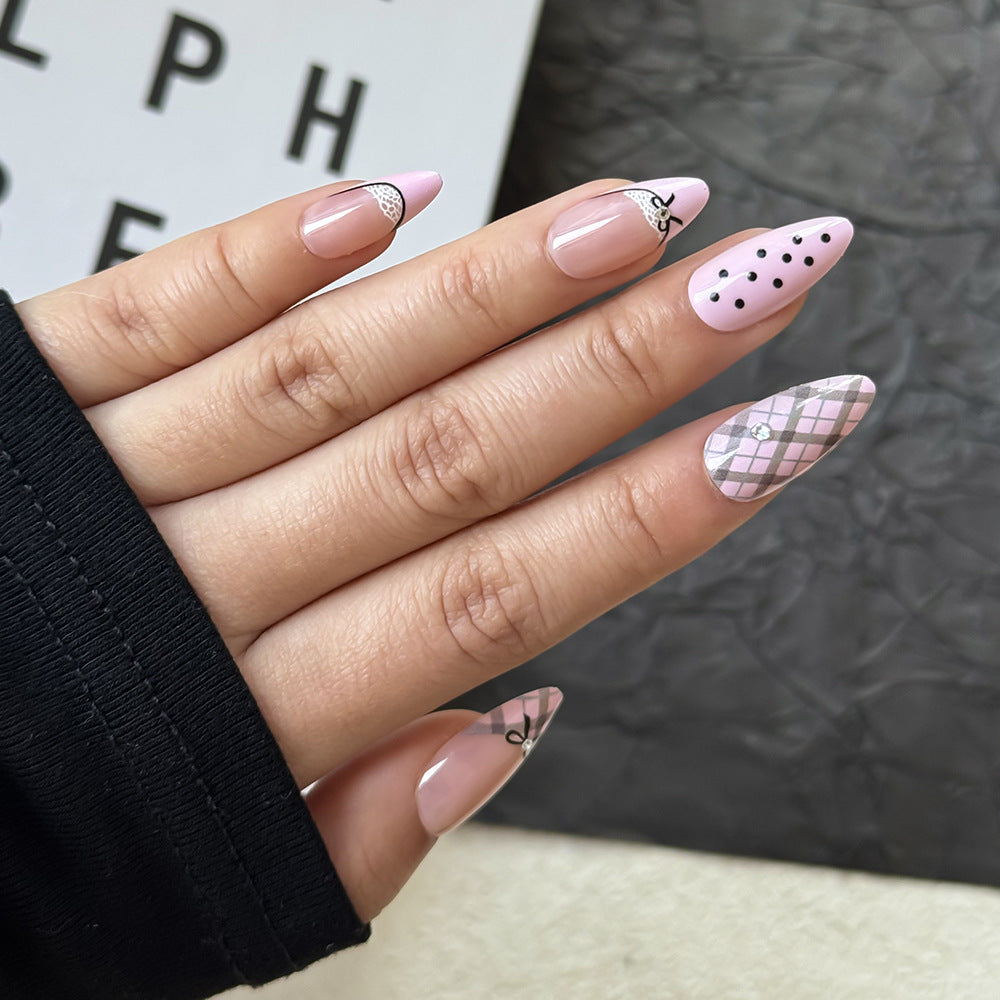 Elegantes von der Vintage inspirierte Press-On-Nägel Set Brehn