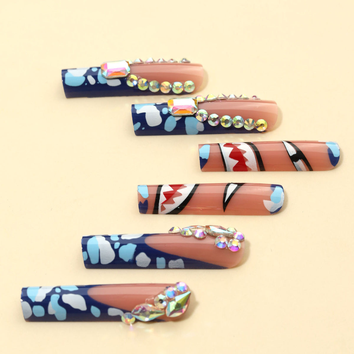 Dekoratives 3D Press-On Nagelset