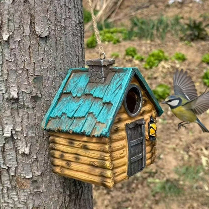 Dekoratives Vogelhaus im rustikalen Baustil Brehn