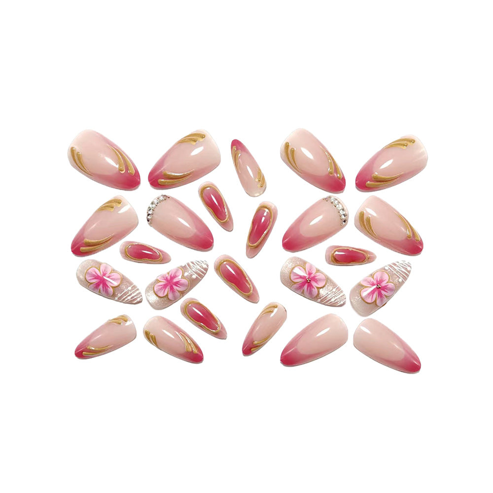 Kunstvolle Nagelverlängerungen mit Floralem Design Brehn