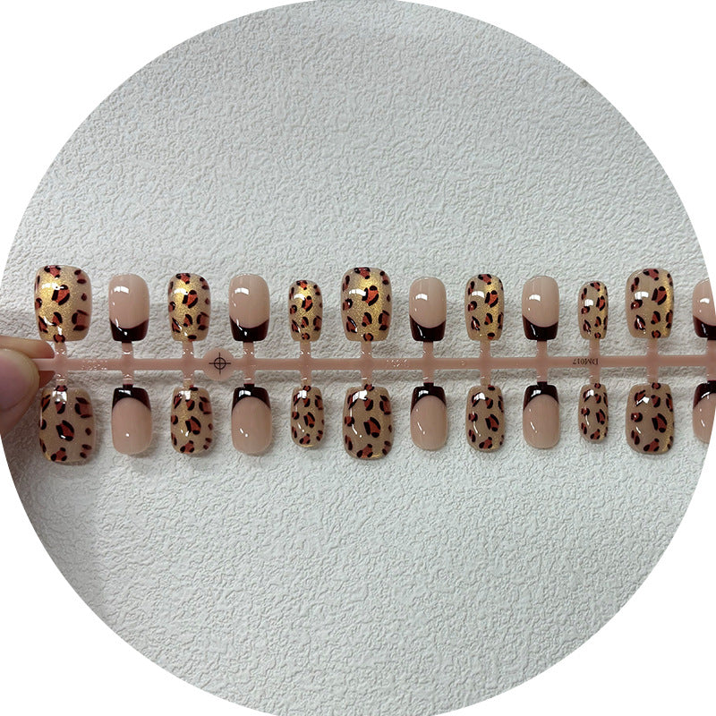Künstlerisches Ombre Press-On Nagelspitzen Set Brehn