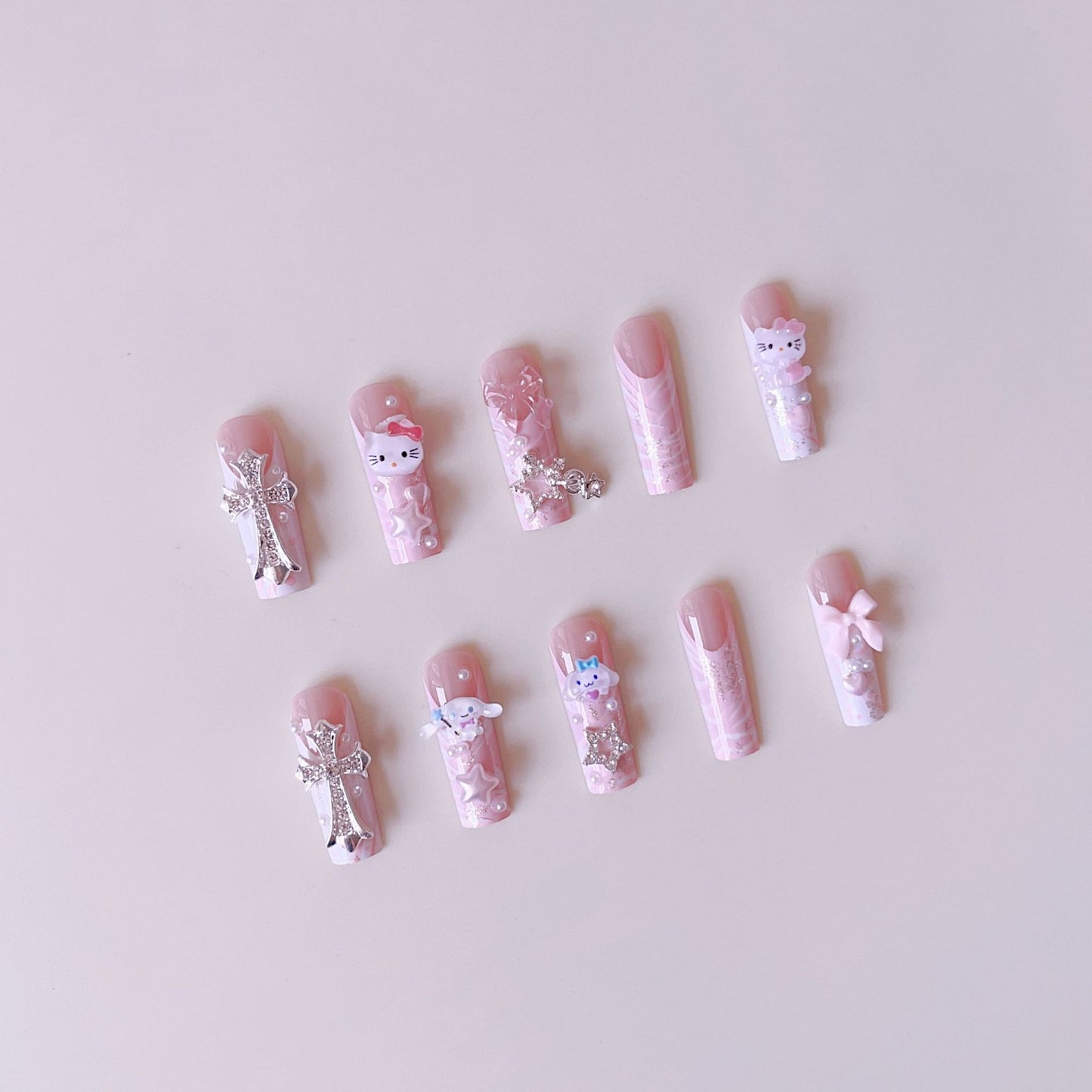Kunstnagelset mit verspieltem 3D-Design Brehn