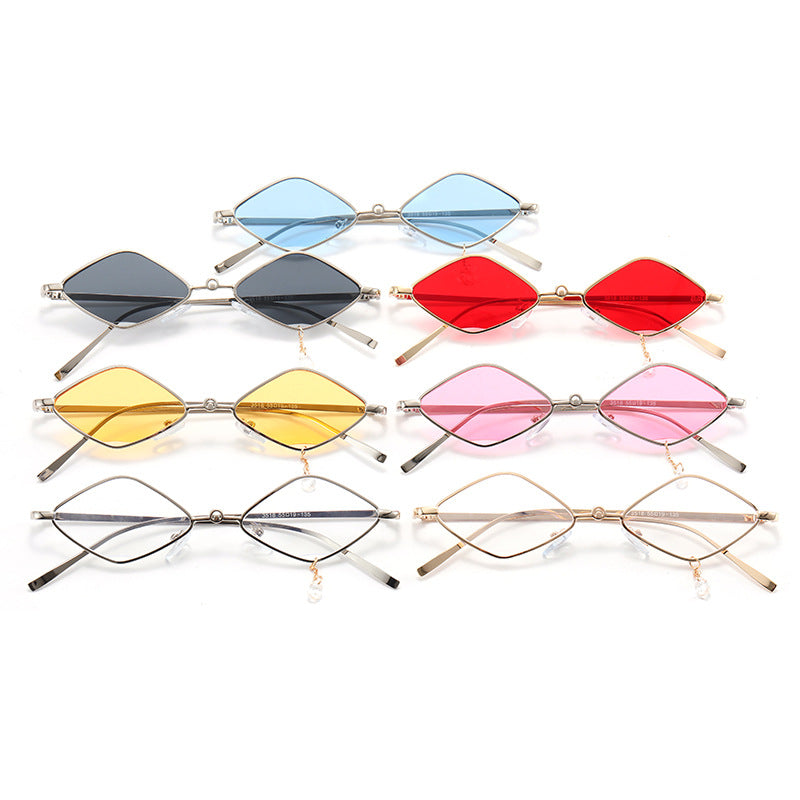 Damen modische Sonnenbrille mit facettiertem Rahmen Brehn