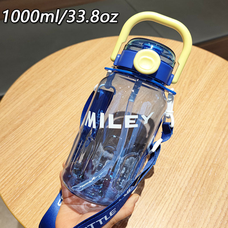 Damen Sportliche Trinkflasche mit praktischem Tragegurt Brehn
