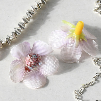 Glitzernde Blumen-Haaraccessoires