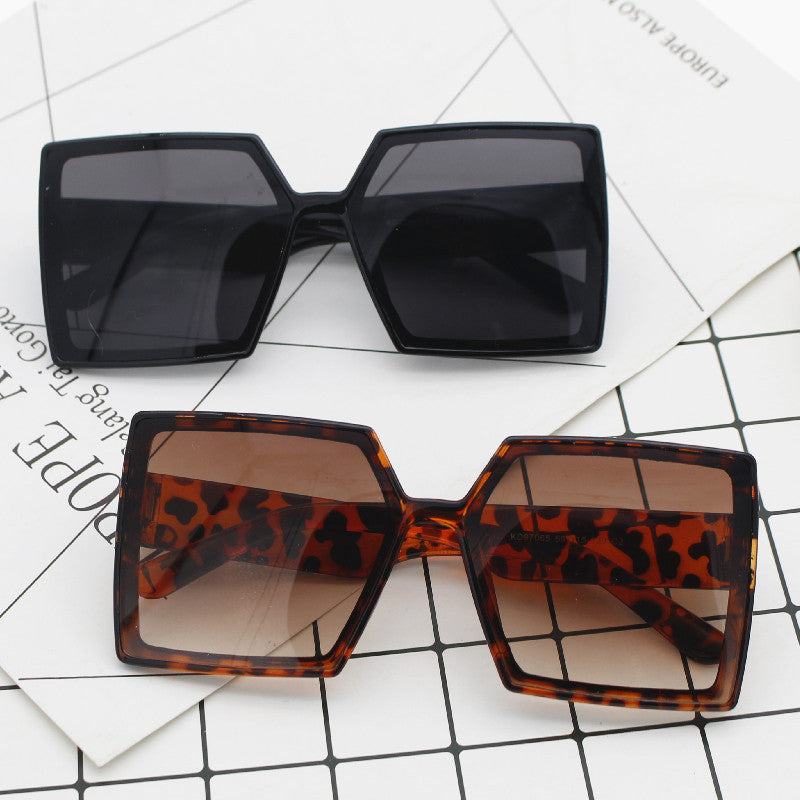 Damen Modische Oversized-Sonnenbrille mit kantigem Design Brehn