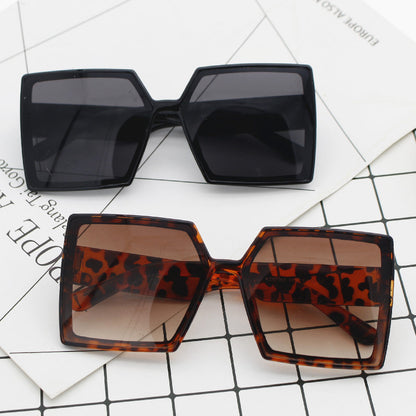 Damen Modische Oversized-Sonnenbrille mit kantigem Design Brehn