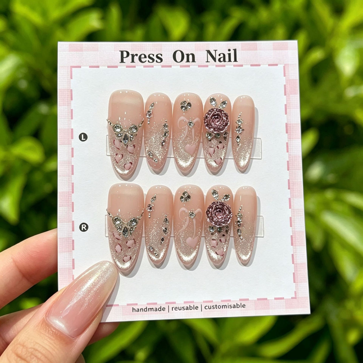 Anpassbare florale Press-On Nagelkollektion