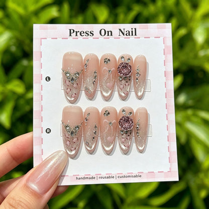 Anpassbare florale Press-On Nagelkollektion