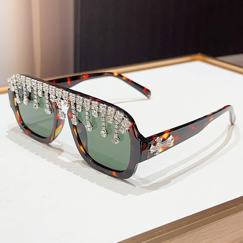 Glamouröse kristallverzierte Sonnenbrille Brehn