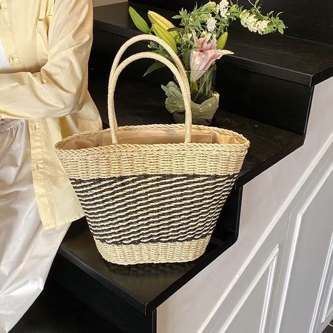 Handtasche Im Eleganten Wellenmuster Brehn