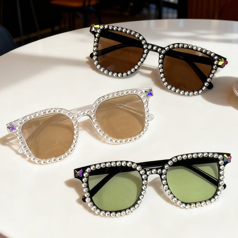 Luxuriöse mit Perlen verzierte Katzenaugen-Sonnenbrille Brehn