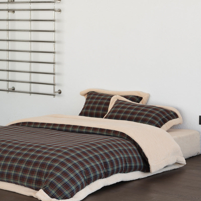 Bettwäsche-Set aus kuscheligem kariertem Flanell mit Teddyfleece-Kante