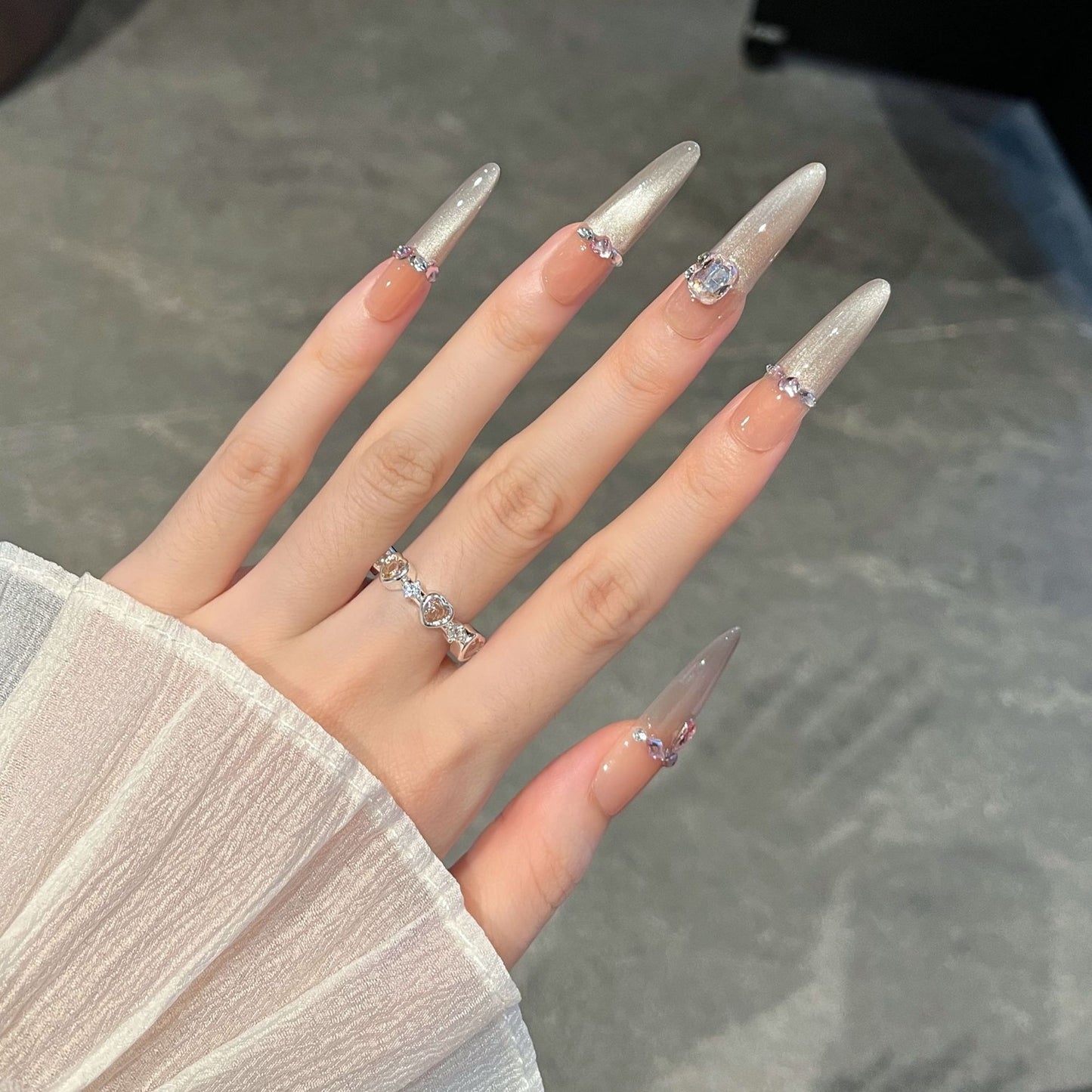 Künstlerische mit Strass besetzte Press-On Nagelverlängerungen Brehn