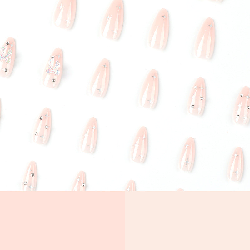 Kunstvolle Stiletto-Nägel mit eleganter Verzierungs-Gestaltung Brehn