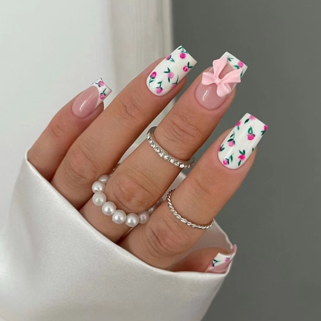 Florale Schleifen Nagelkunst