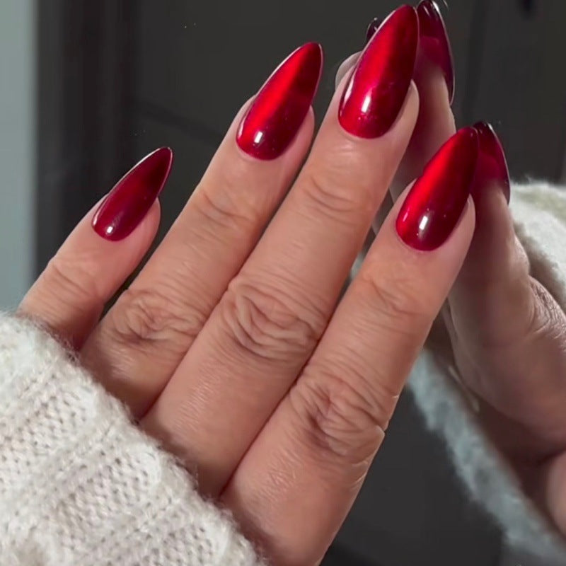 Kunstnagelset mit glänzendem Effekt Brehn